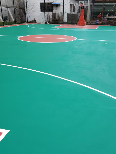 阜阳 球场长期使用易出现地面开裂